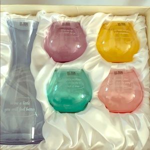 Oleg Cassini brand new colorful wine set in box